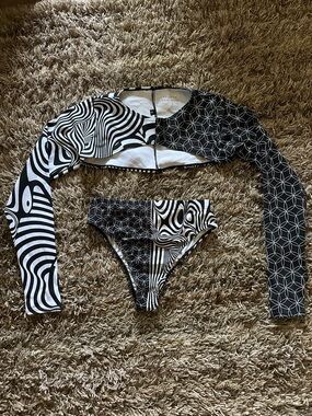 Freedom Rave Wear Black & White Patterned Long-Sleeve rave Set